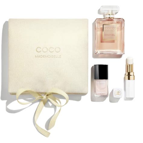 mademoizelle van chanel|chanel coco mademoiselle set.